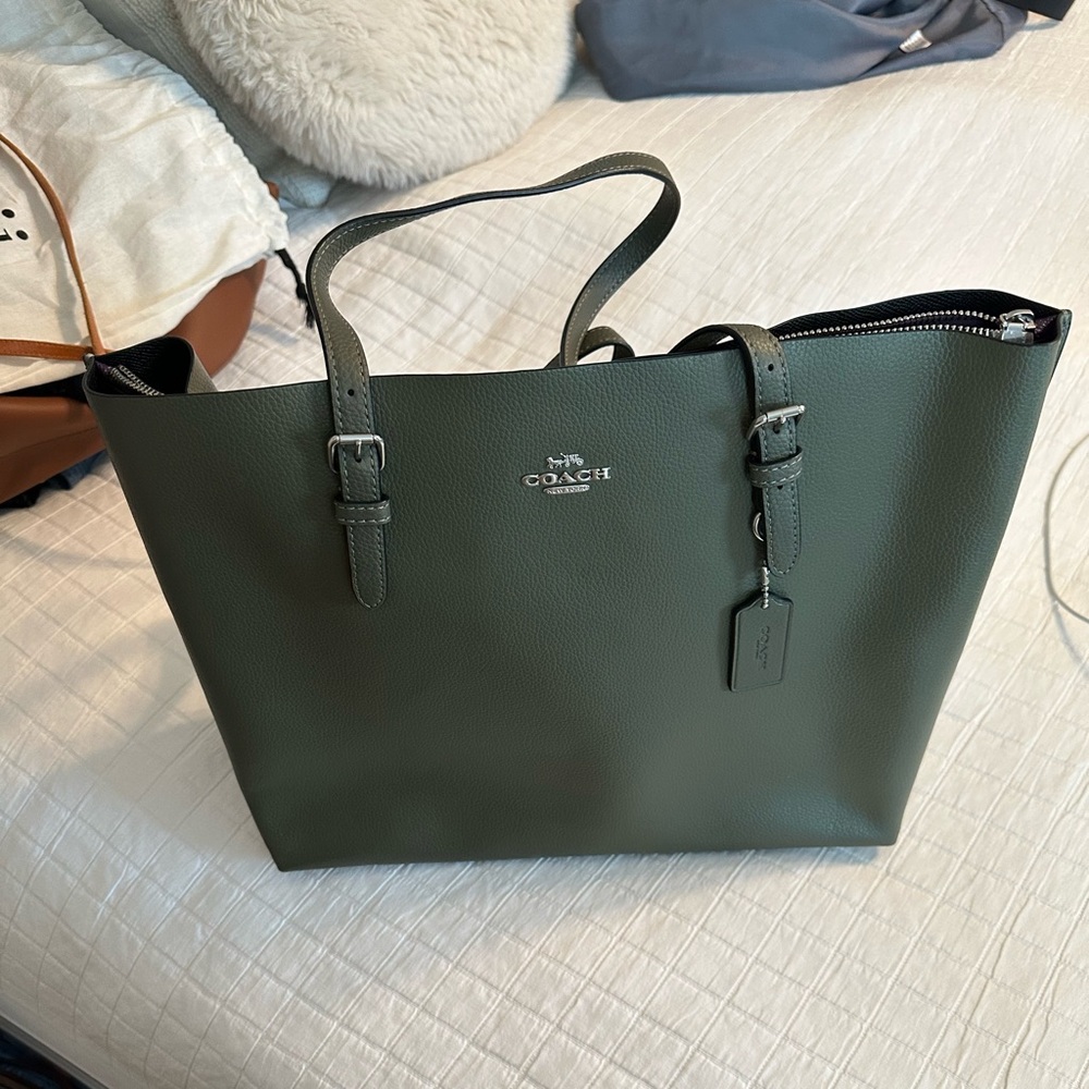 Coach Green Leather Tote with Sleek Design